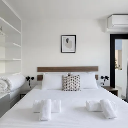 Апартаменты Urban 33 With Balcony - 2 Bdr Никосия