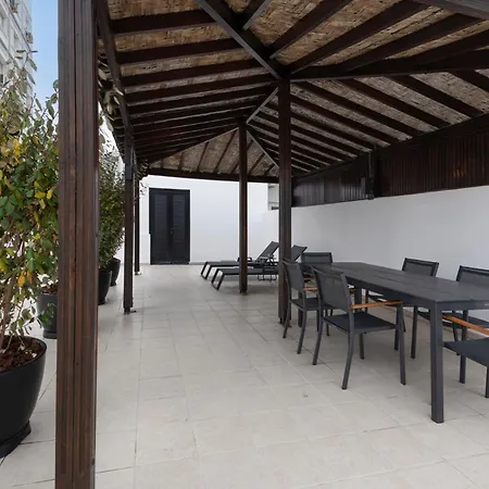 Urban 33 With Veranda - 2 Bdr Апартаменты